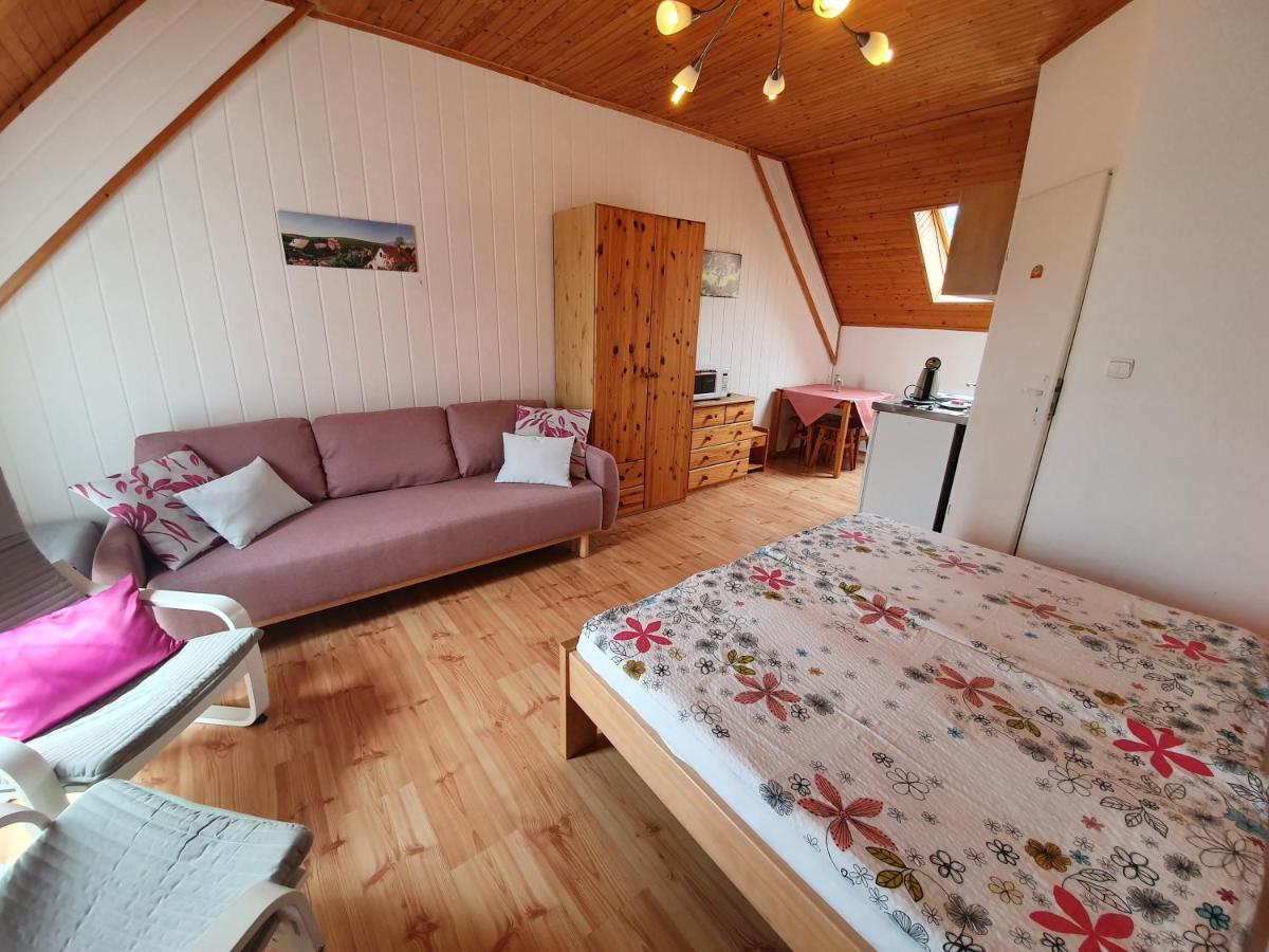 Apartamento Zlty Dom Vrbov Exterior foto