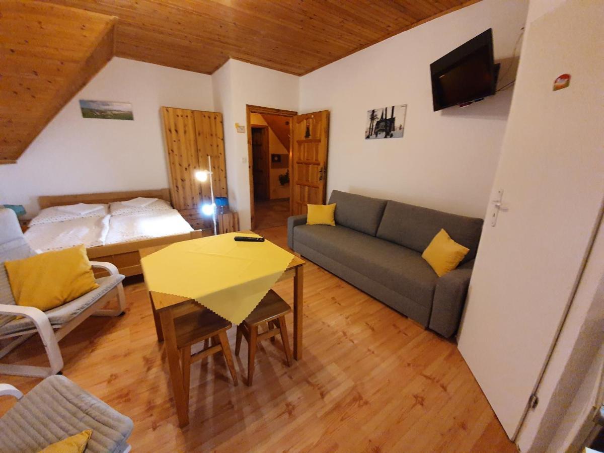 Apartamento Zlty Dom Vrbov Exterior foto