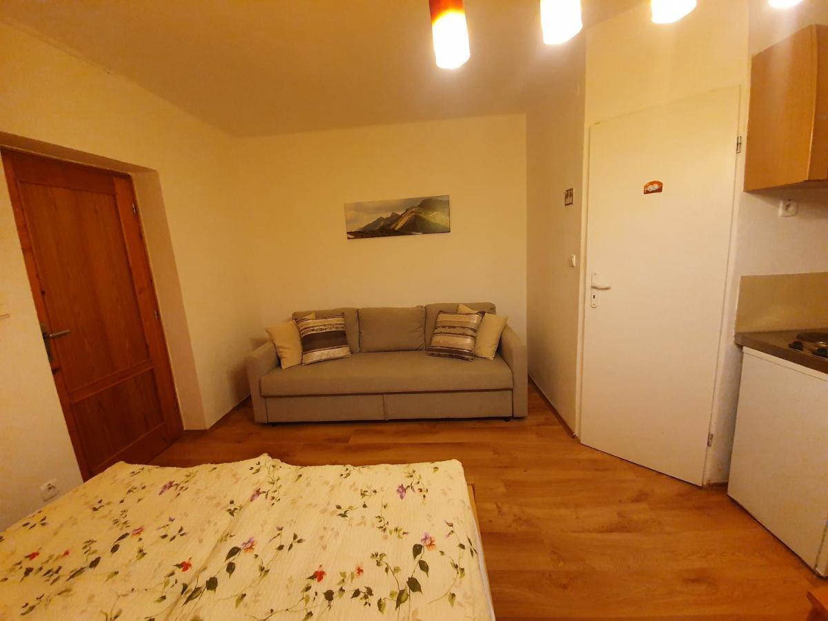 Apartamento Zlty Dom Vrbov Exterior foto