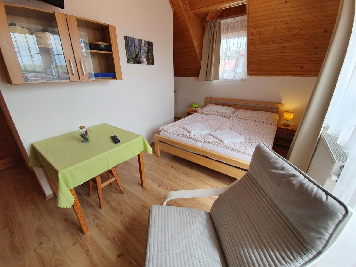 Apartamento Zlty Dom Vrbov Exterior foto