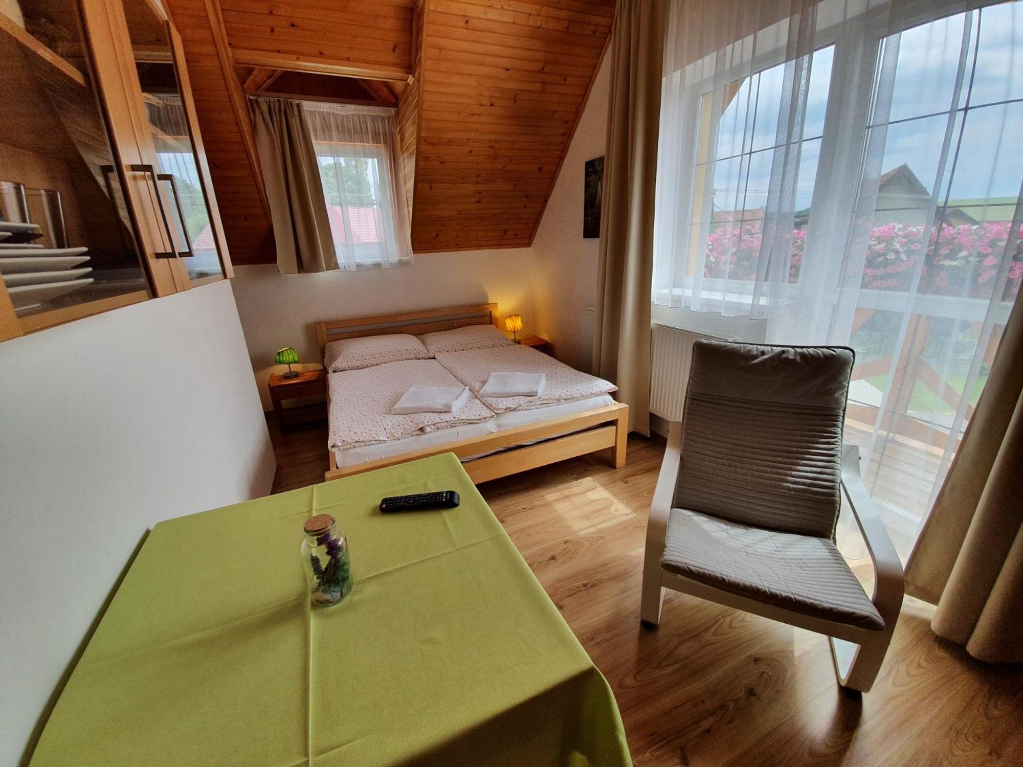 Apartamento Zlty Dom Vrbov Exterior foto