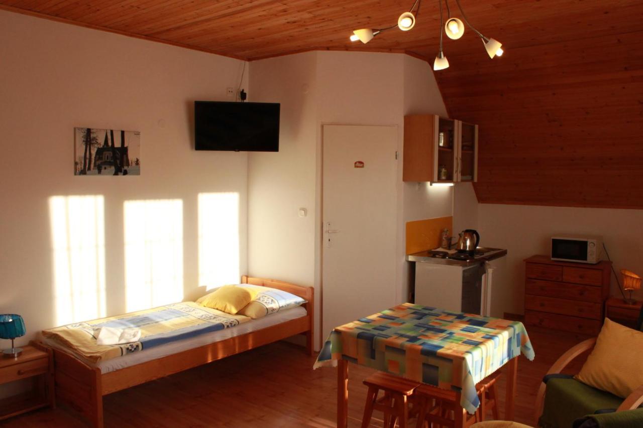 Apartamento Zlty Dom Vrbov Exterior foto