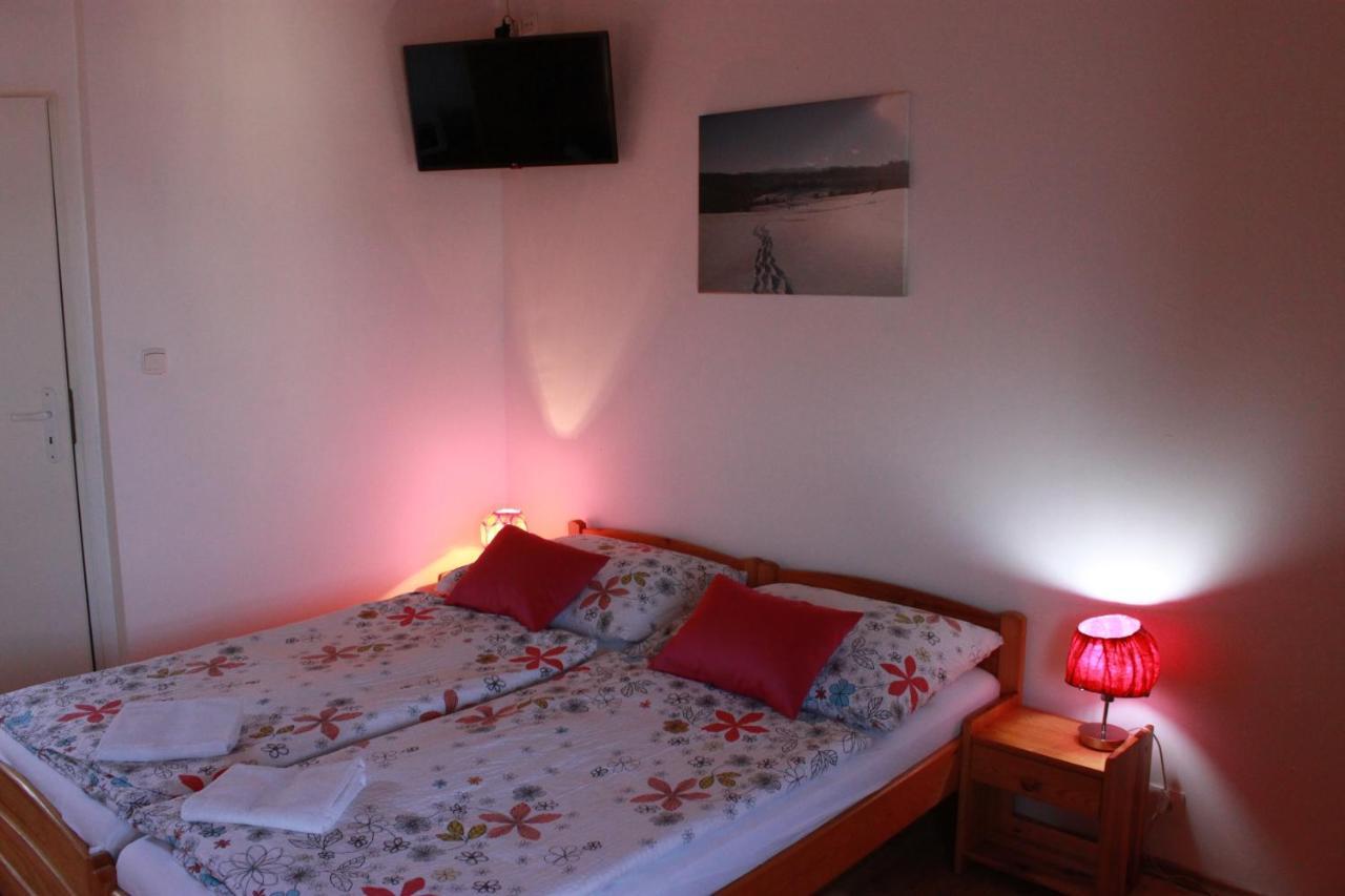 Apartamento Zlty Dom Vrbov Exterior foto