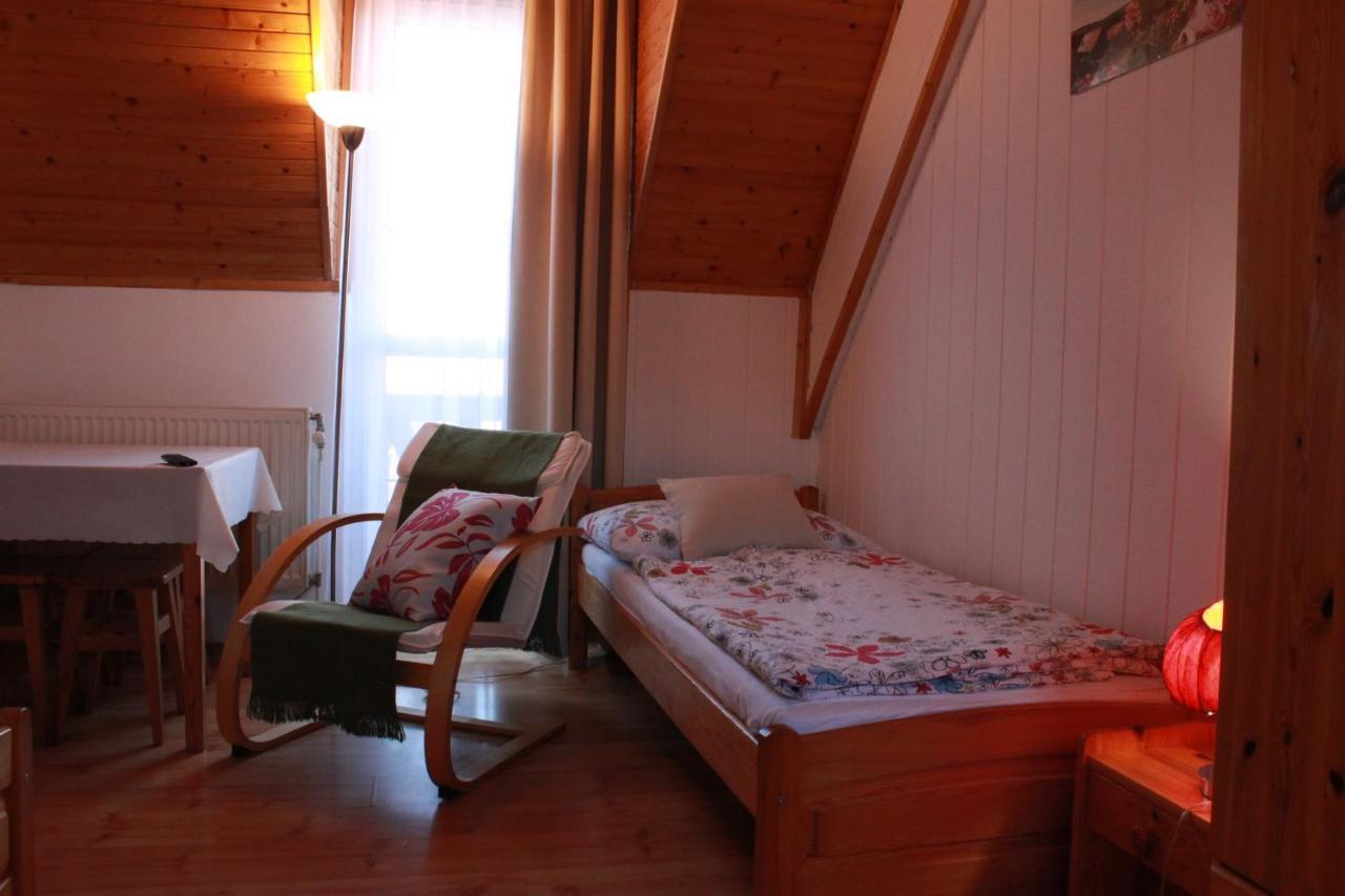 Apartamento Zlty Dom Vrbov Exterior foto