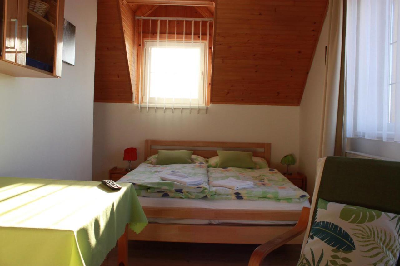 Apartamento Zlty Dom Vrbov Exterior foto